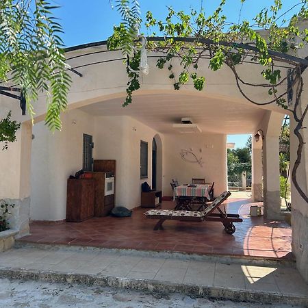 Sol Invictus Est Villa Serranova Bagian luar foto