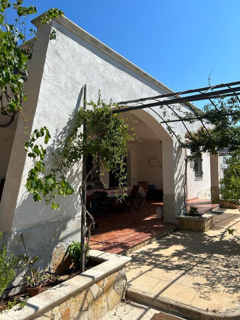 Sol Invictus Est Villa Serranova Bagian luar foto